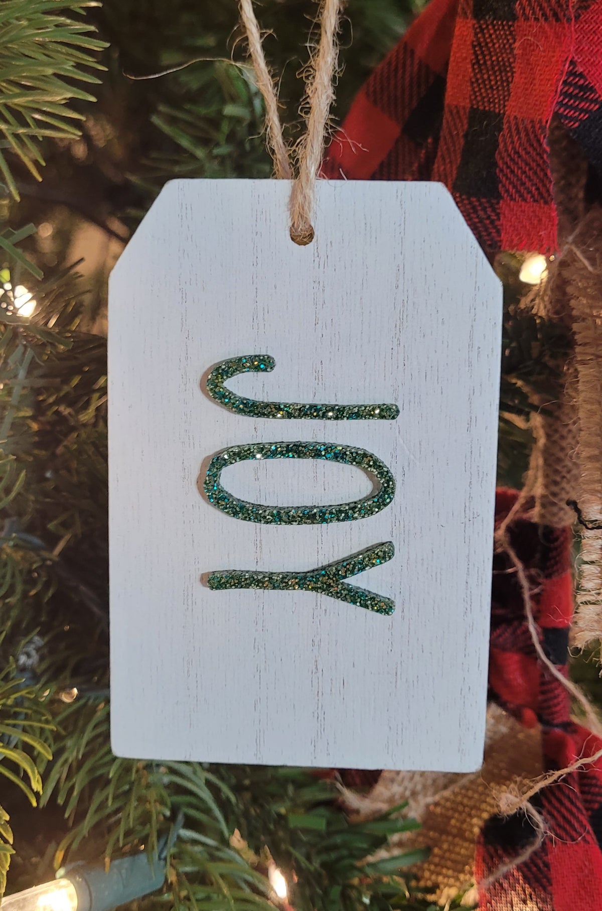 Christmas Wood Ornament: Acrylic Word Tag